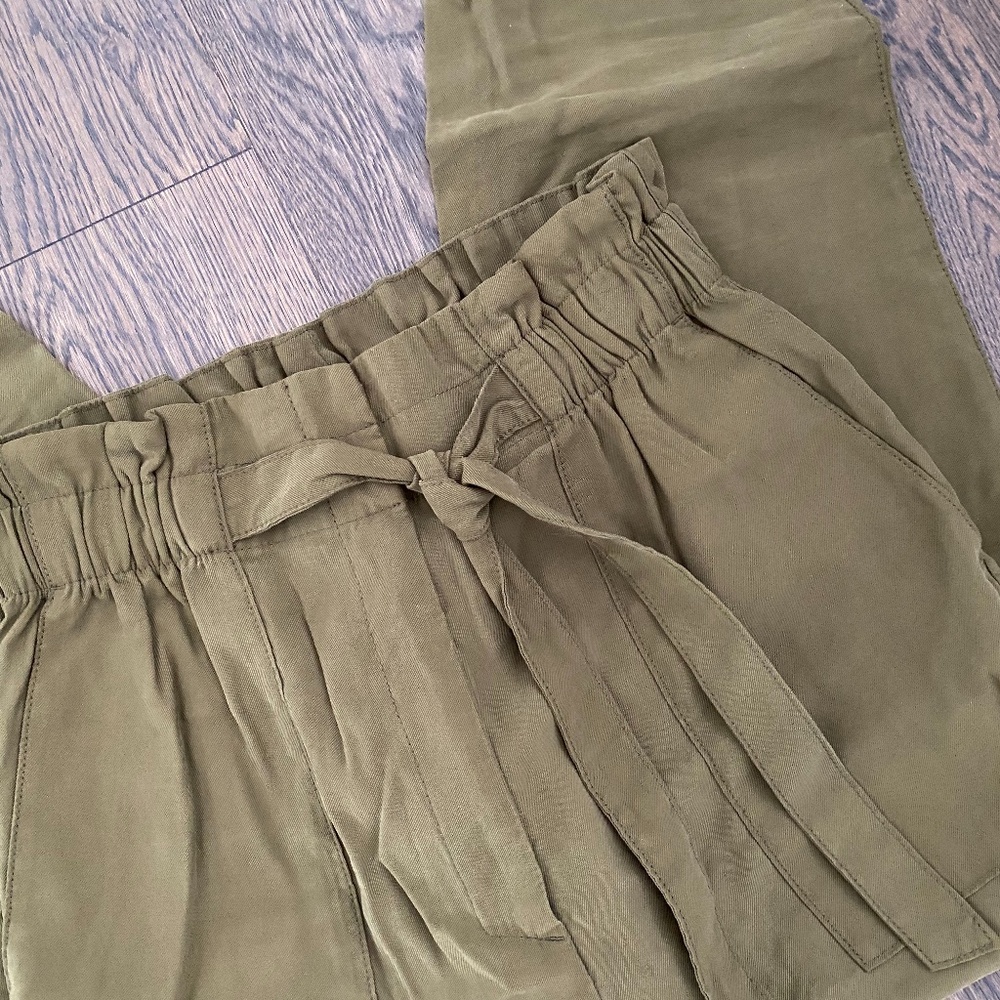 H&M paperbag waist olive green pant